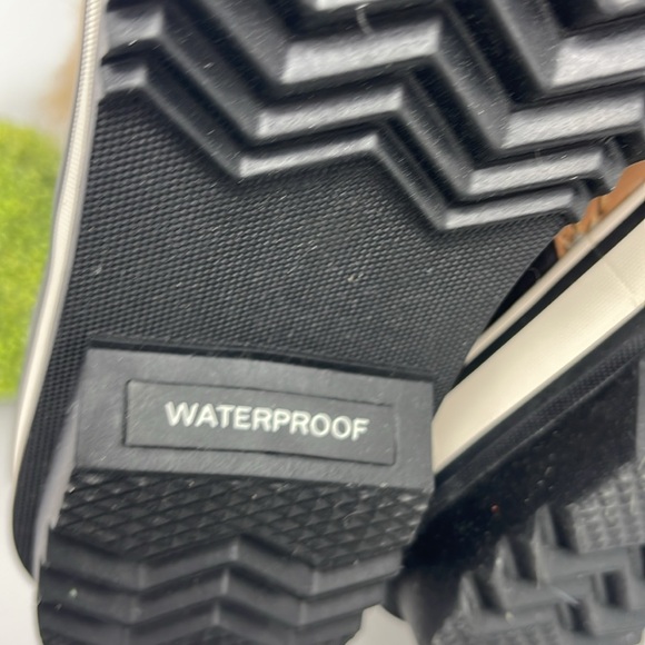 SOREL Tofino II - Women's Waterproof Insulated Winter Boot with Faux Fur Collar - Picture 11 of 14